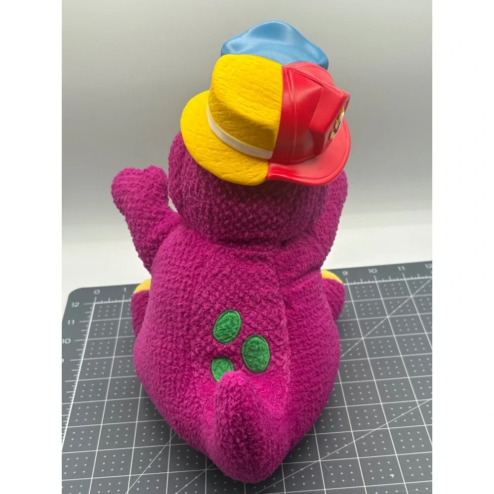 Vintage 2001 Fisher Price Silly Hats Barney Plush Purple Dinosaur Mattel 94417